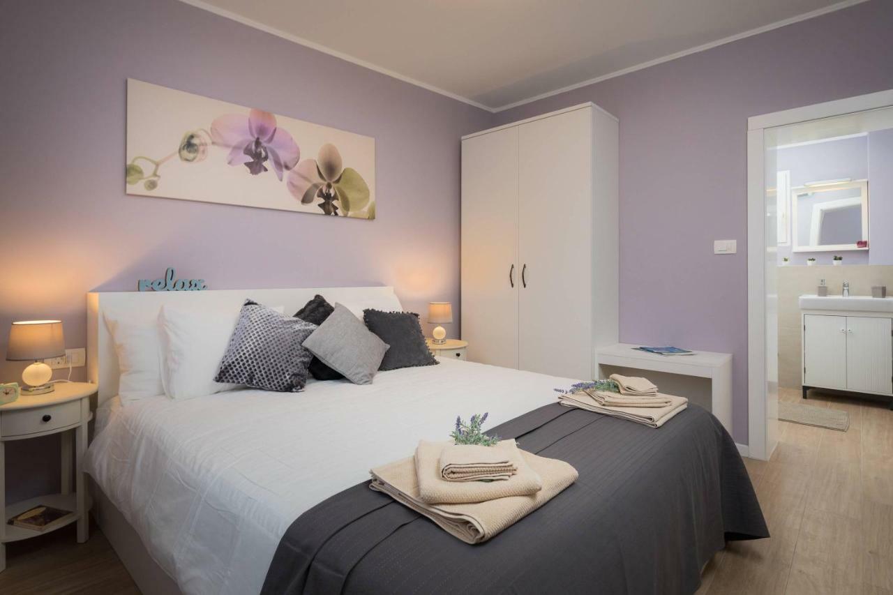 Zlatin Dvor - Apartments For 3, Terrace, Trogir Center, Beach At 5-Min, Bike Friendly 외부 사진