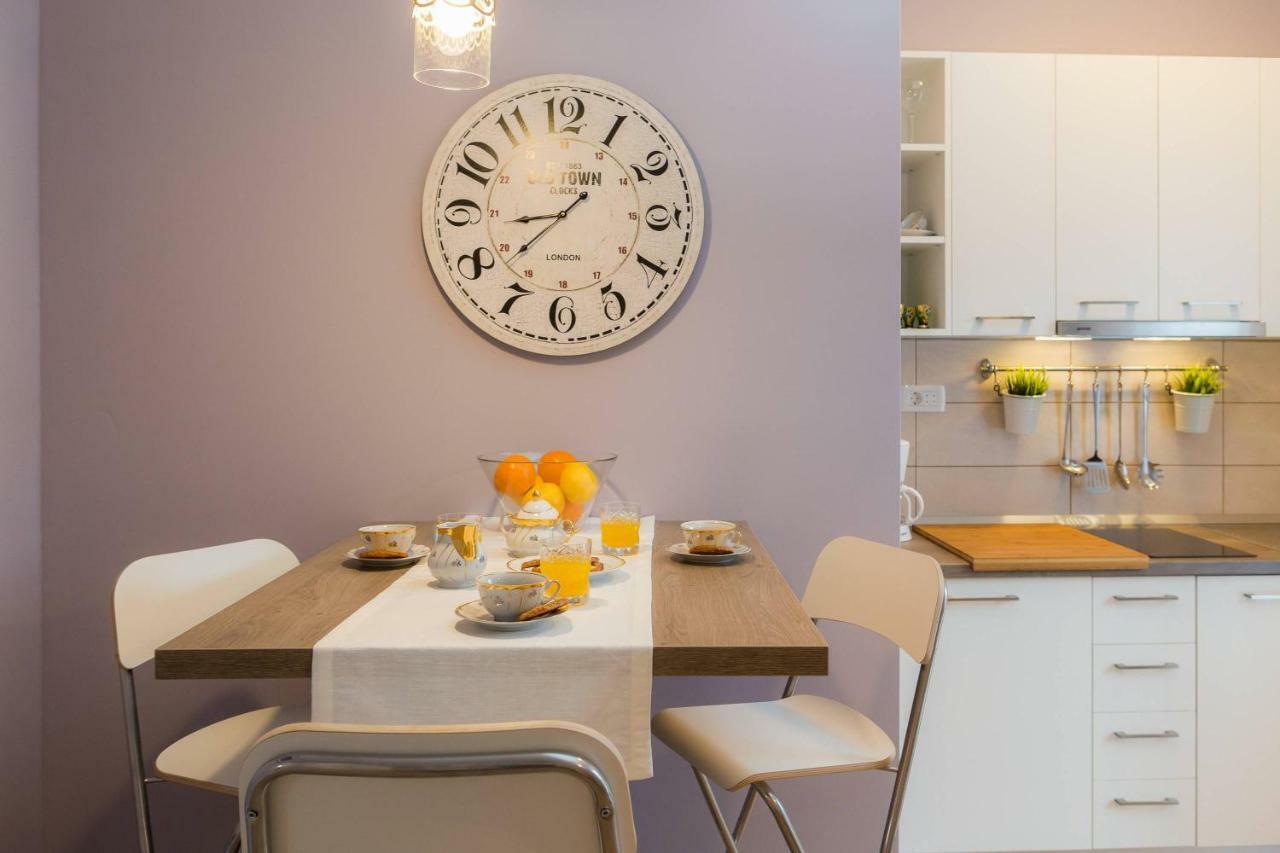 Zlatin Dvor - Apartments For 3, Terrace, Trogir Center, Beach At 5-Min, Bike Friendly 외부 사진