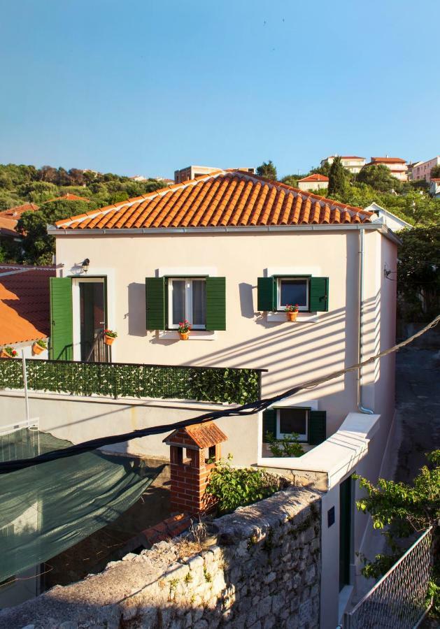 Zlatin Dvor - Apartments For 3, Terrace, Trogir Center, Beach At 5-Min, Bike Friendly 외부 사진